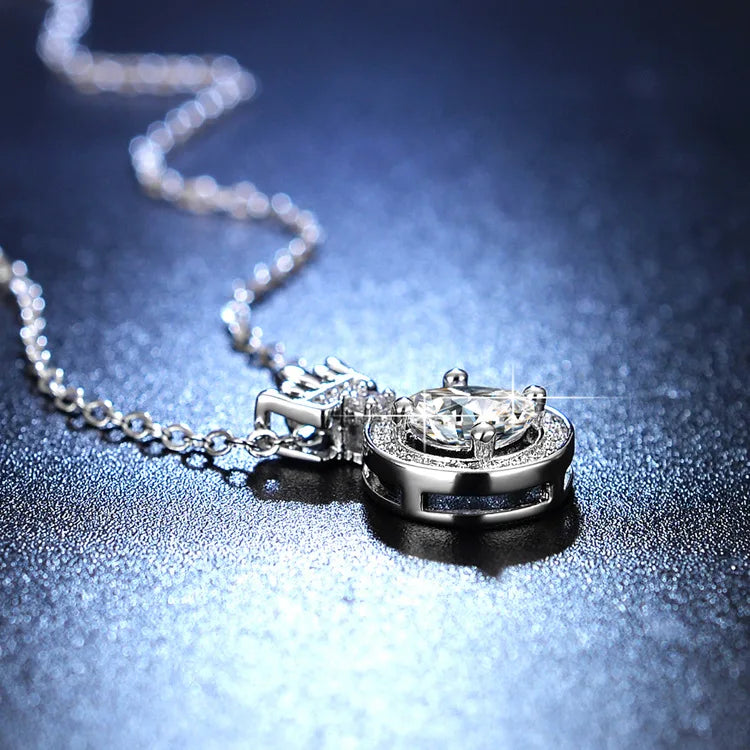 OLAN  Fashion Jewelry High Quality 1carat Round Cut Moissanite Crown Pendant 925 Sterling Silver Necklaces for Women